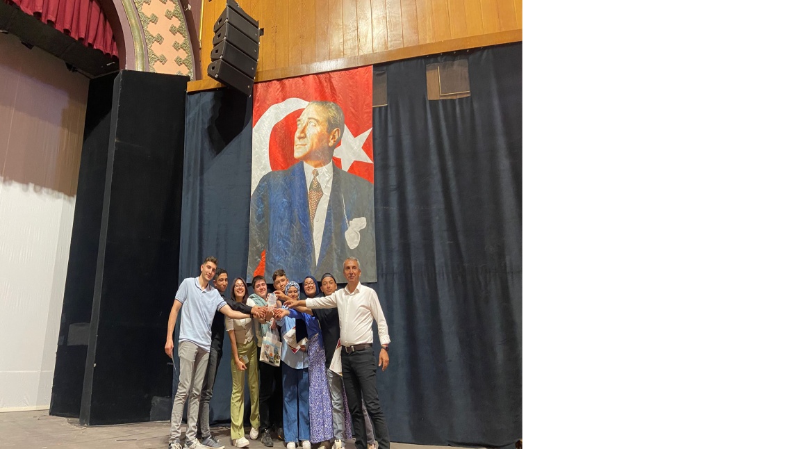 Tiyatro Yarışmasından Ödül Aldık